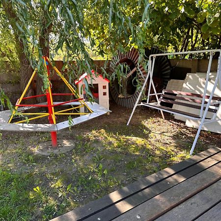 Prijemny Podkrovny Byt V Srdci Dechtic Dechtice Exteriör bild